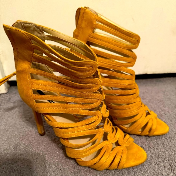 Open toe women’s shoe - Picture 1 of 4